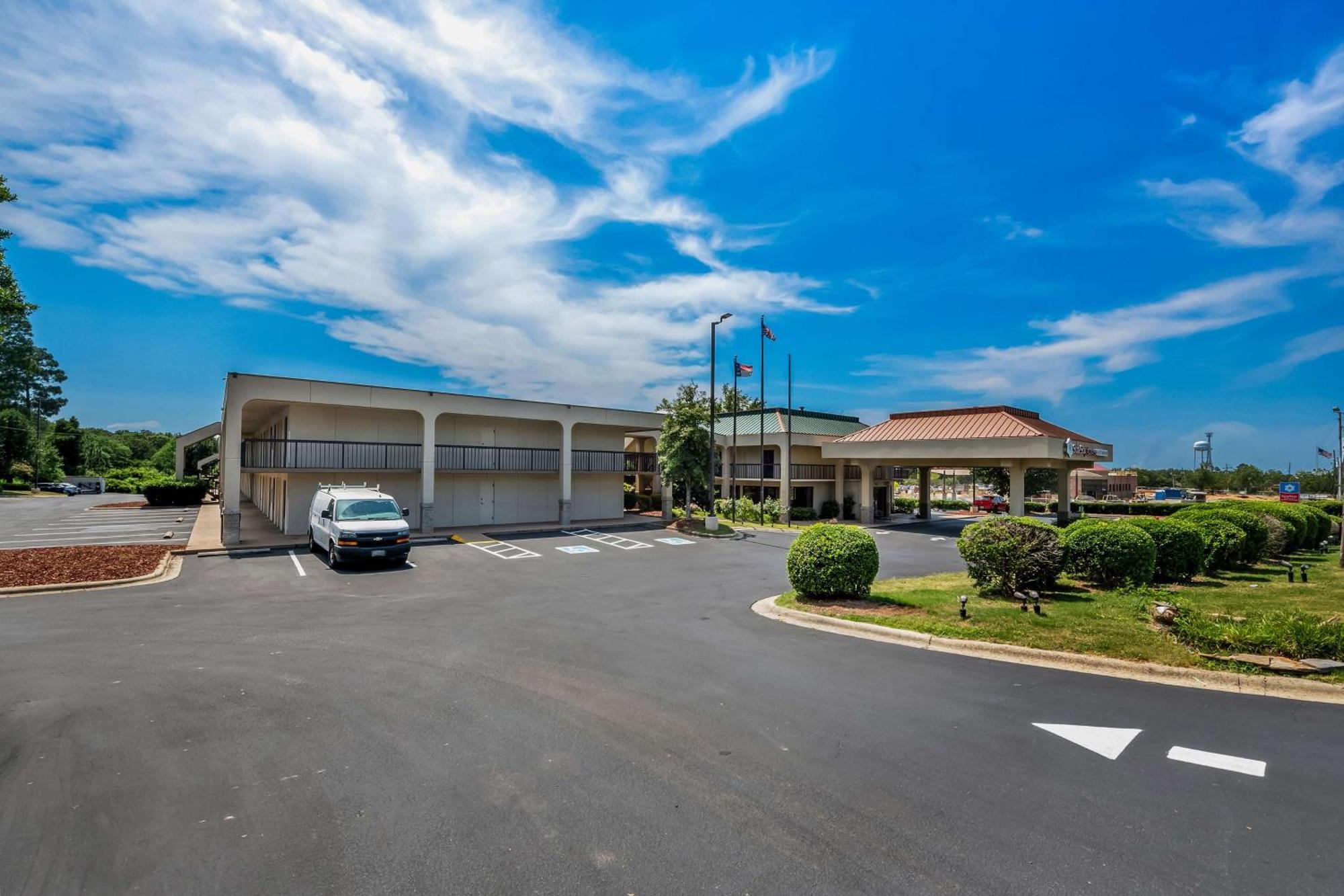 Surestay Plus Hotel By Best Western Southern Pines Pinehurst מראה חיצוני תמונה