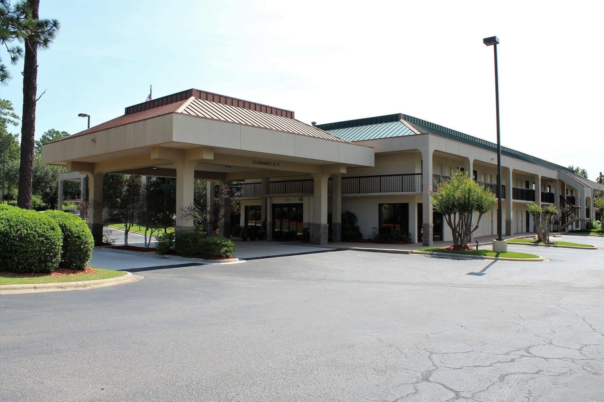 Surestay Plus Hotel By Best Western Southern Pines Pinehurst מראה חיצוני תמונה